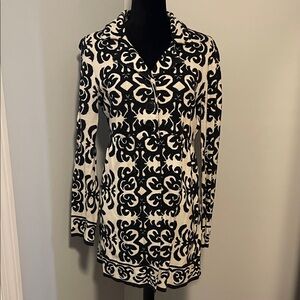 Black and White Patterned Women's Top